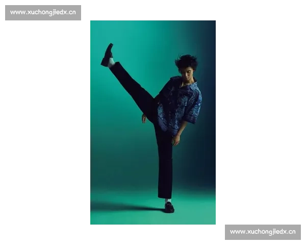 黄轩健身先生舞台展现力量与美感诠释极致身材蜕变之路